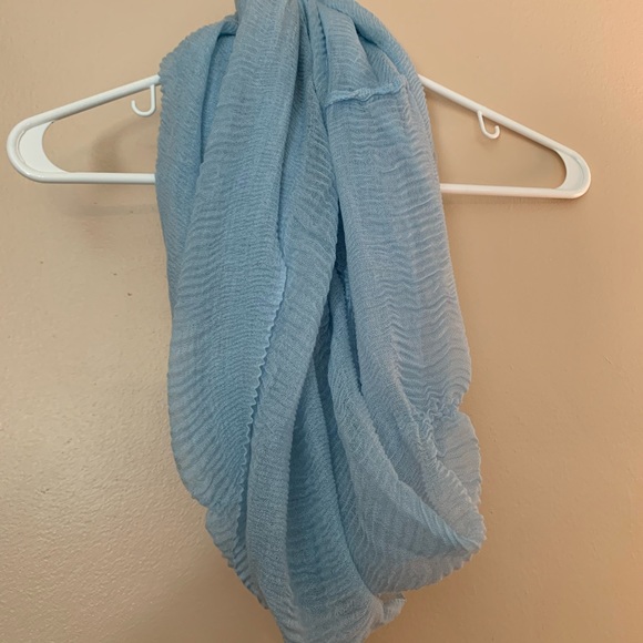 Light blue scarf - Picture 1 of 1